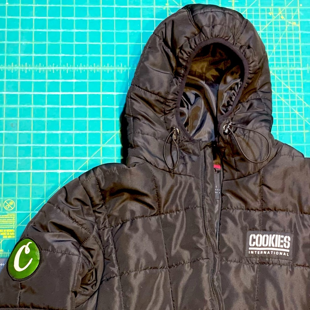CookiesSF. Puffy Jacket. Winter coat. Size Medium. Black. Perfect condition. 420